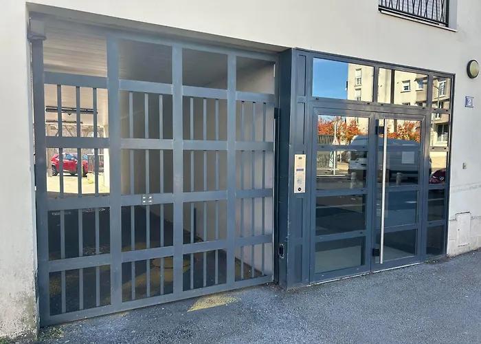 La Colline - Parking - By Prestiplace *